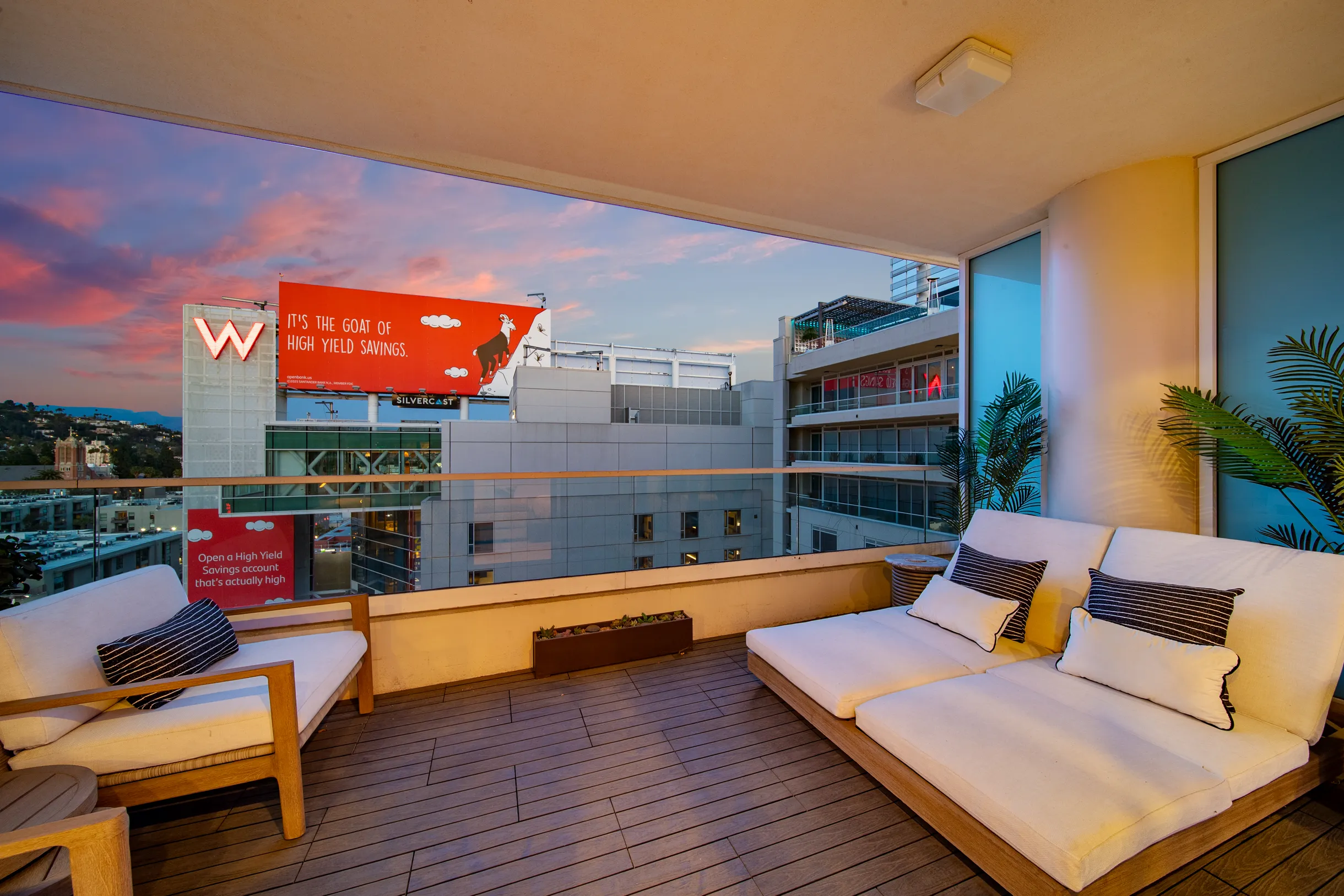 Wander Hollywood Penthouse #52