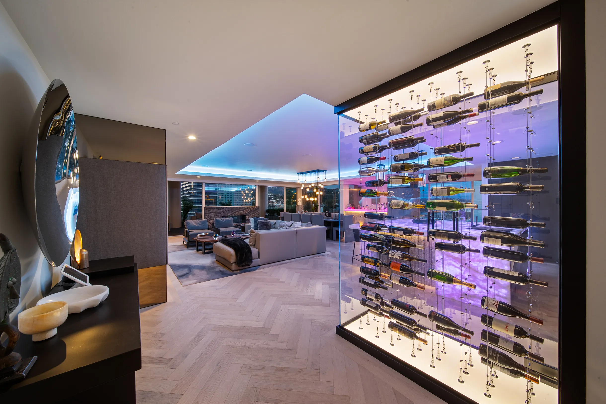 Wander Hollywood Penthouse #10