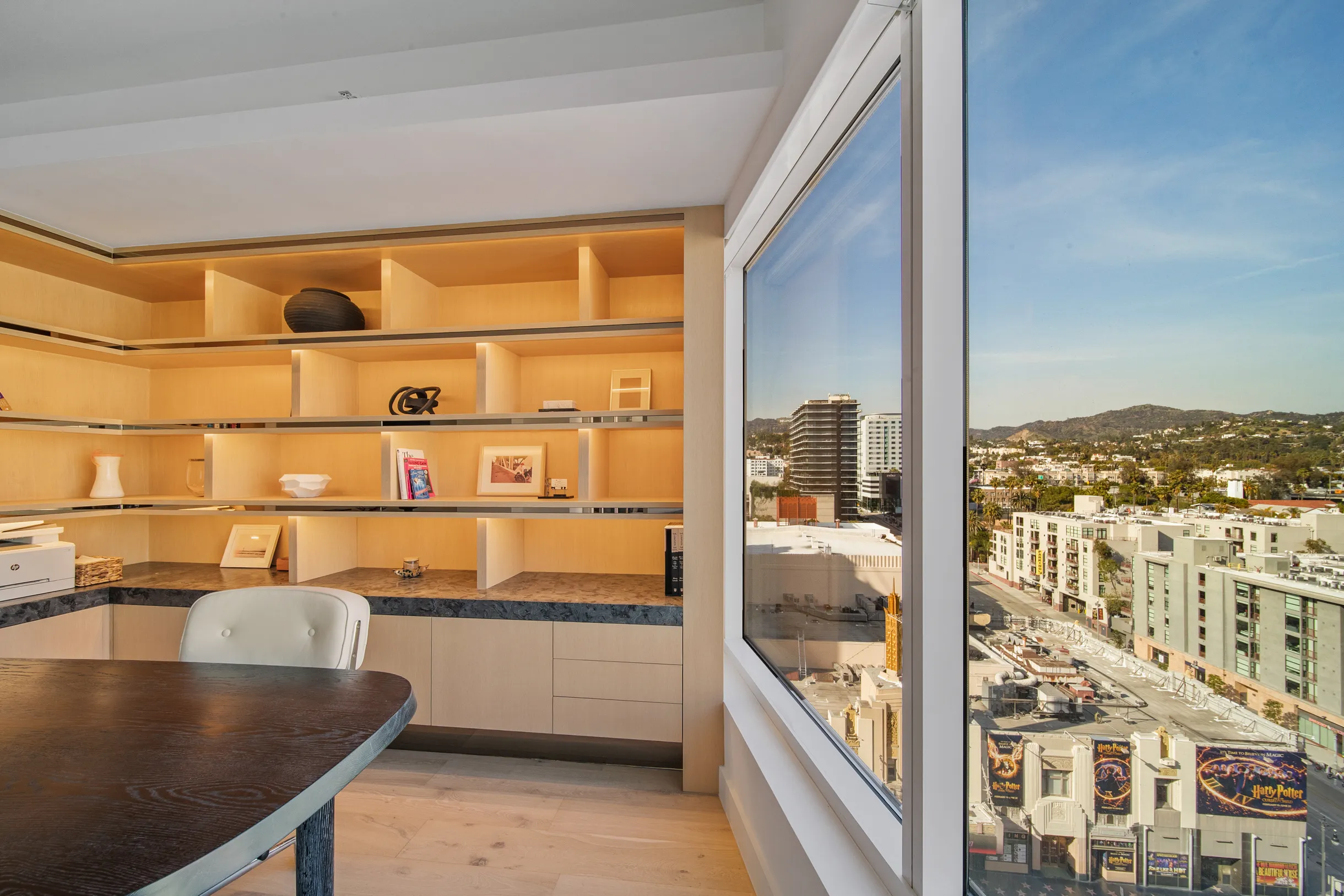 Wander Hollywood Penthouse #87