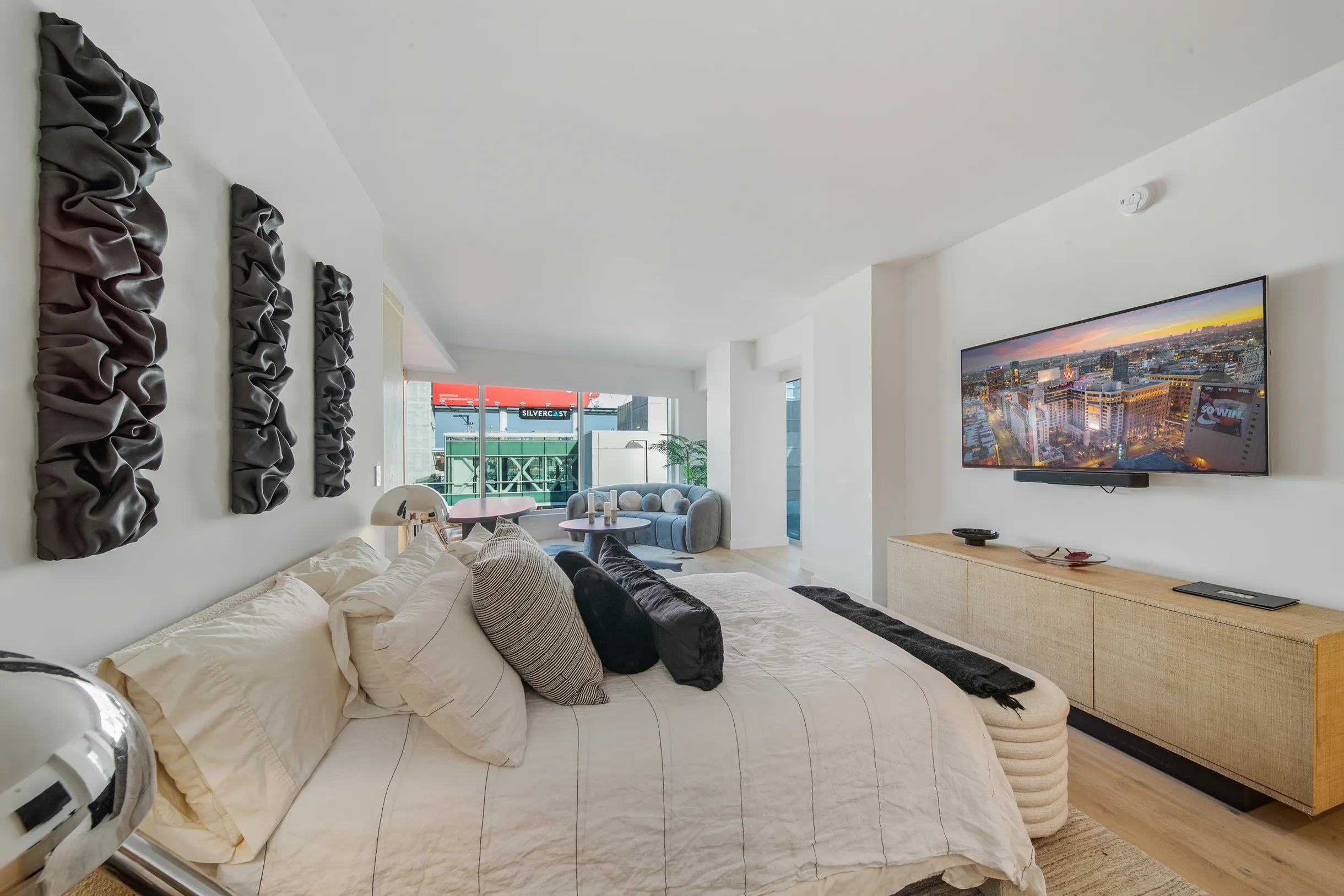 Wander Hollywood Penthouse #25