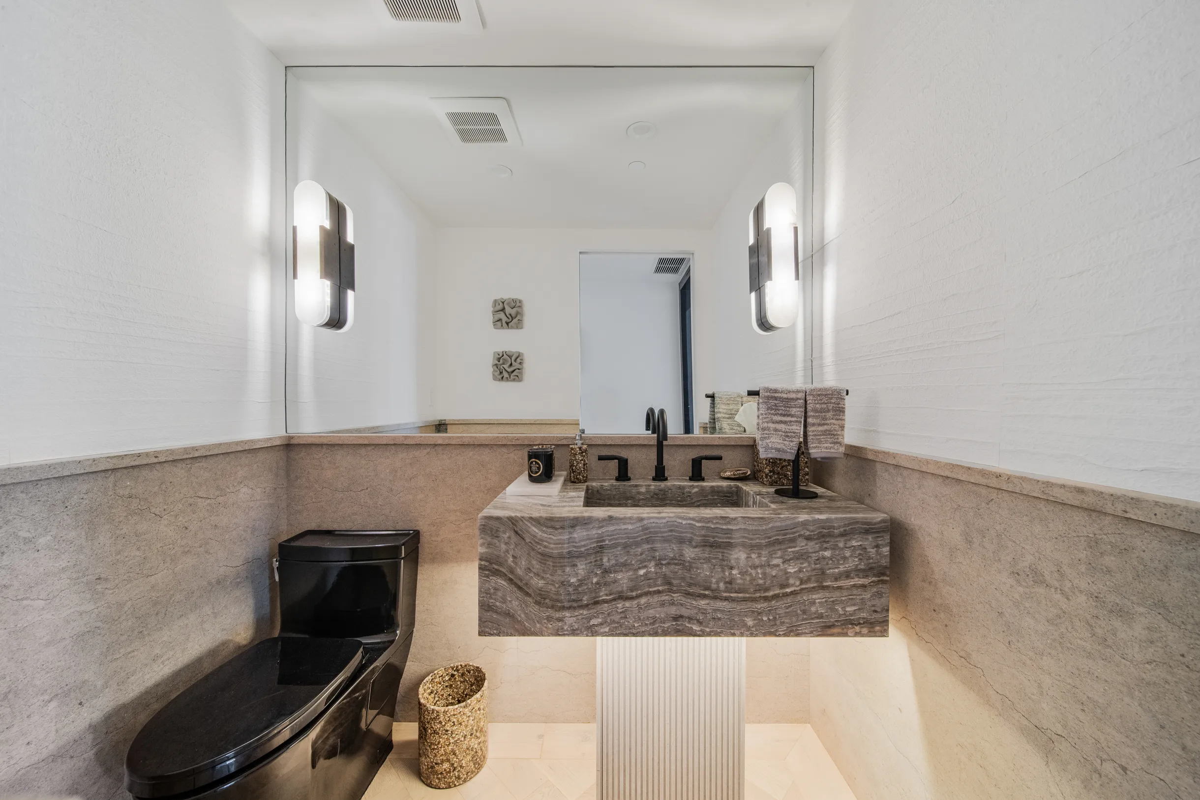 Wander Hollywood Penthouse #27