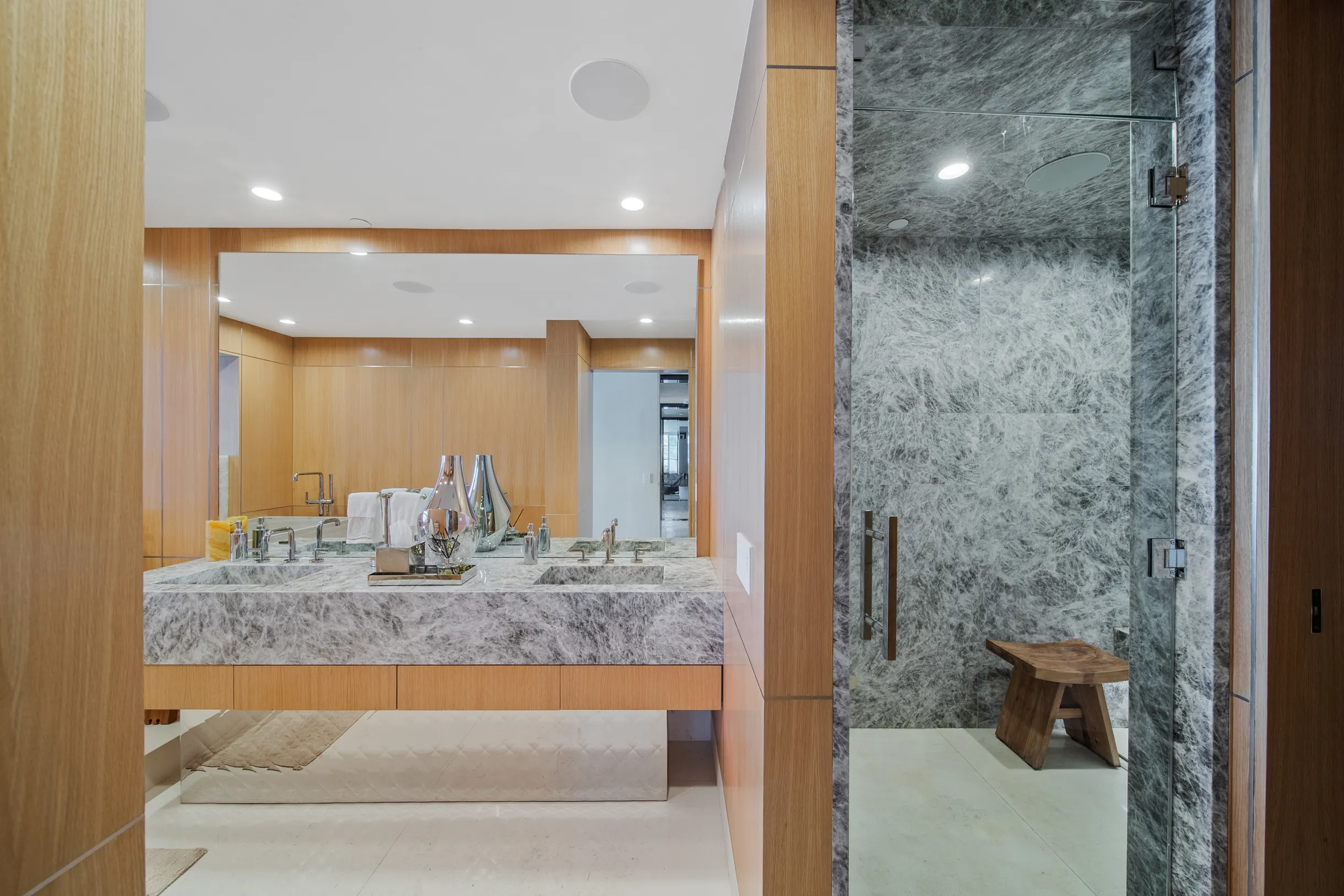 Wander Hollywood Penthouse #80