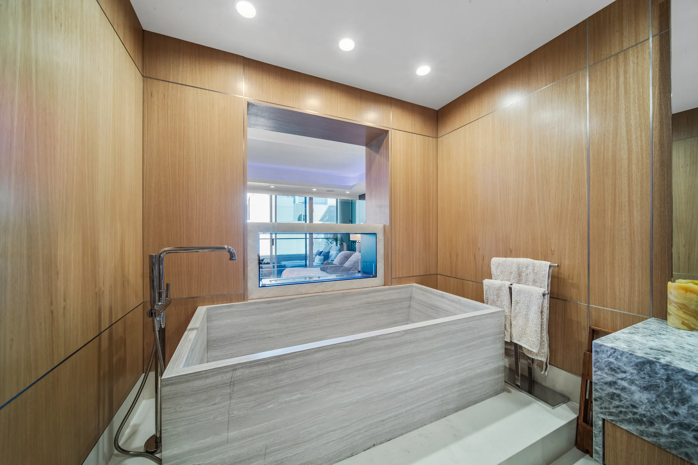 Wander Hollywood Penthouse #43