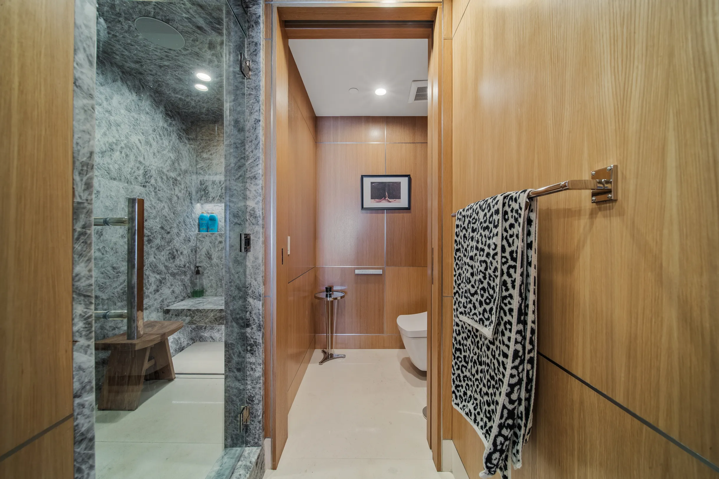 Wander Hollywood Penthouse #72