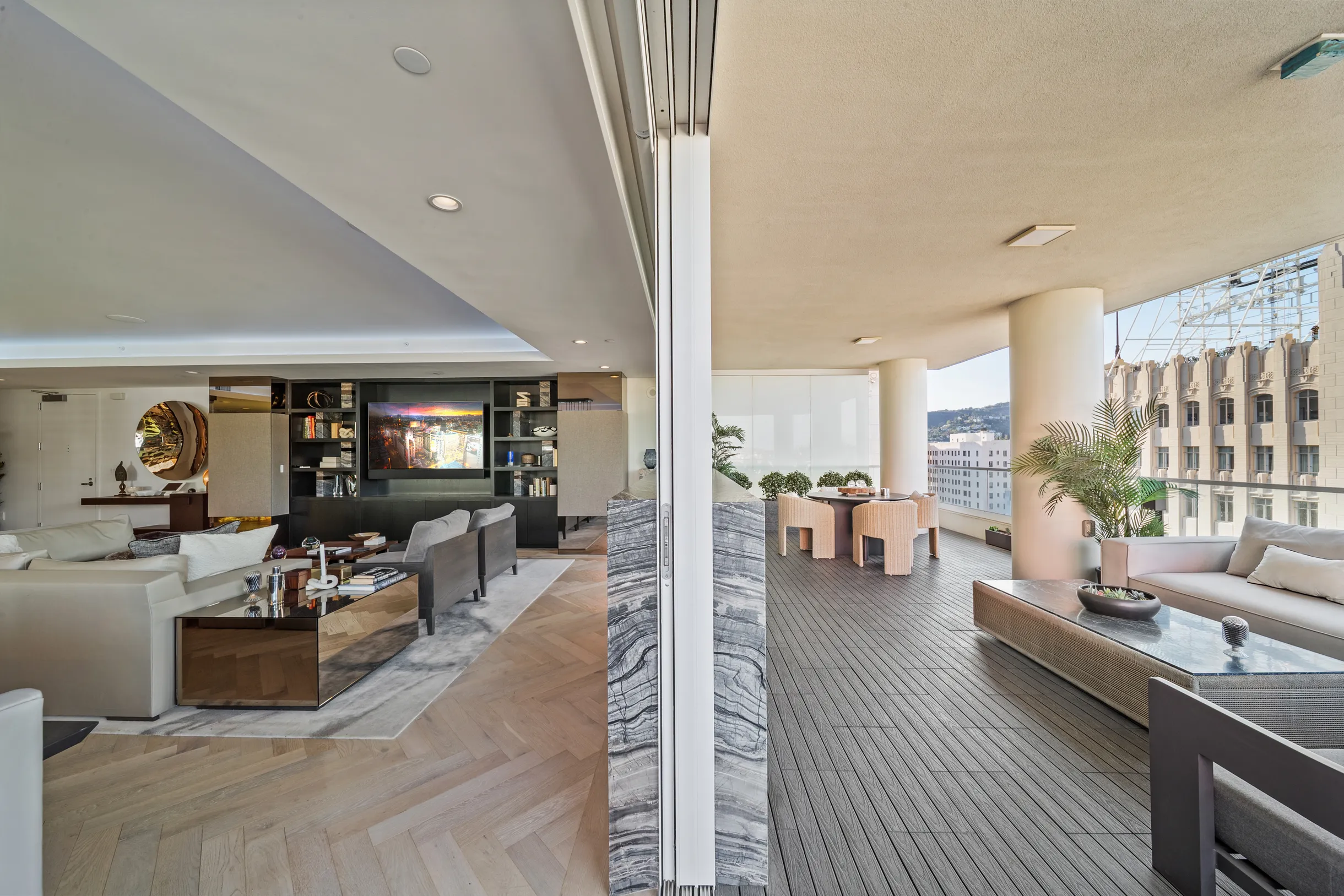 Wander Hollywood Penthouse #74