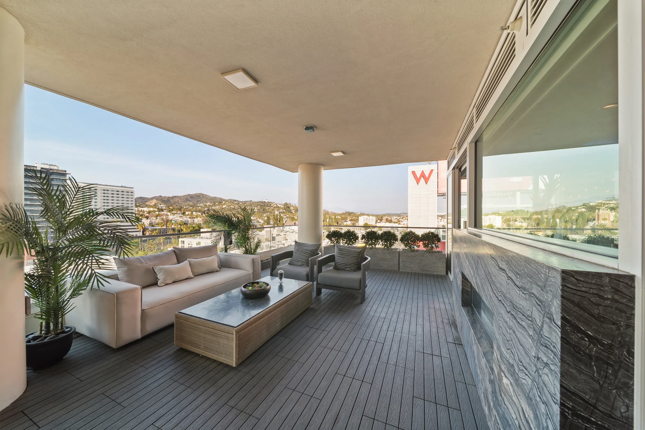 Wander Hollywood Penthouse #82