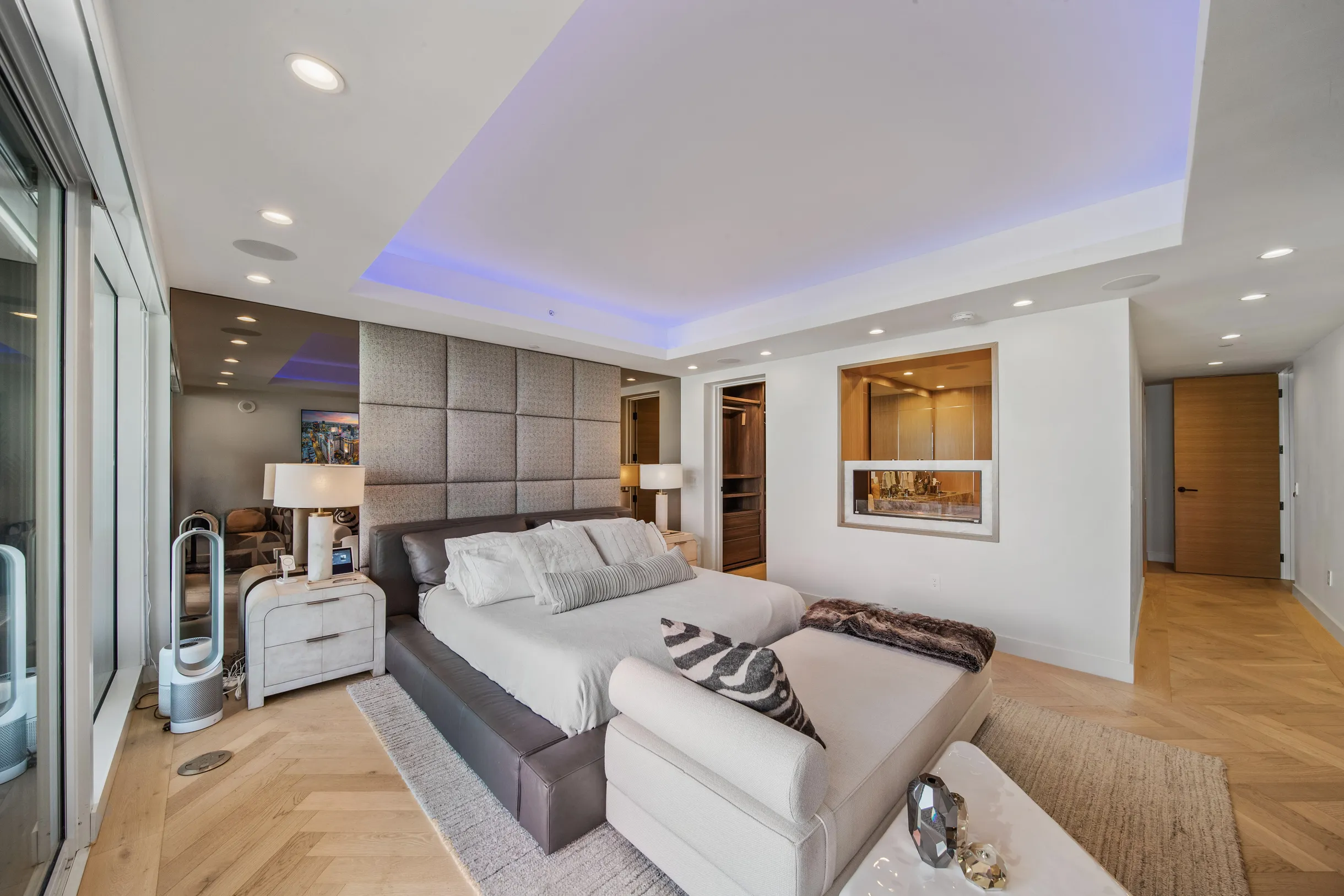 Wander Hollywood Penthouse #45