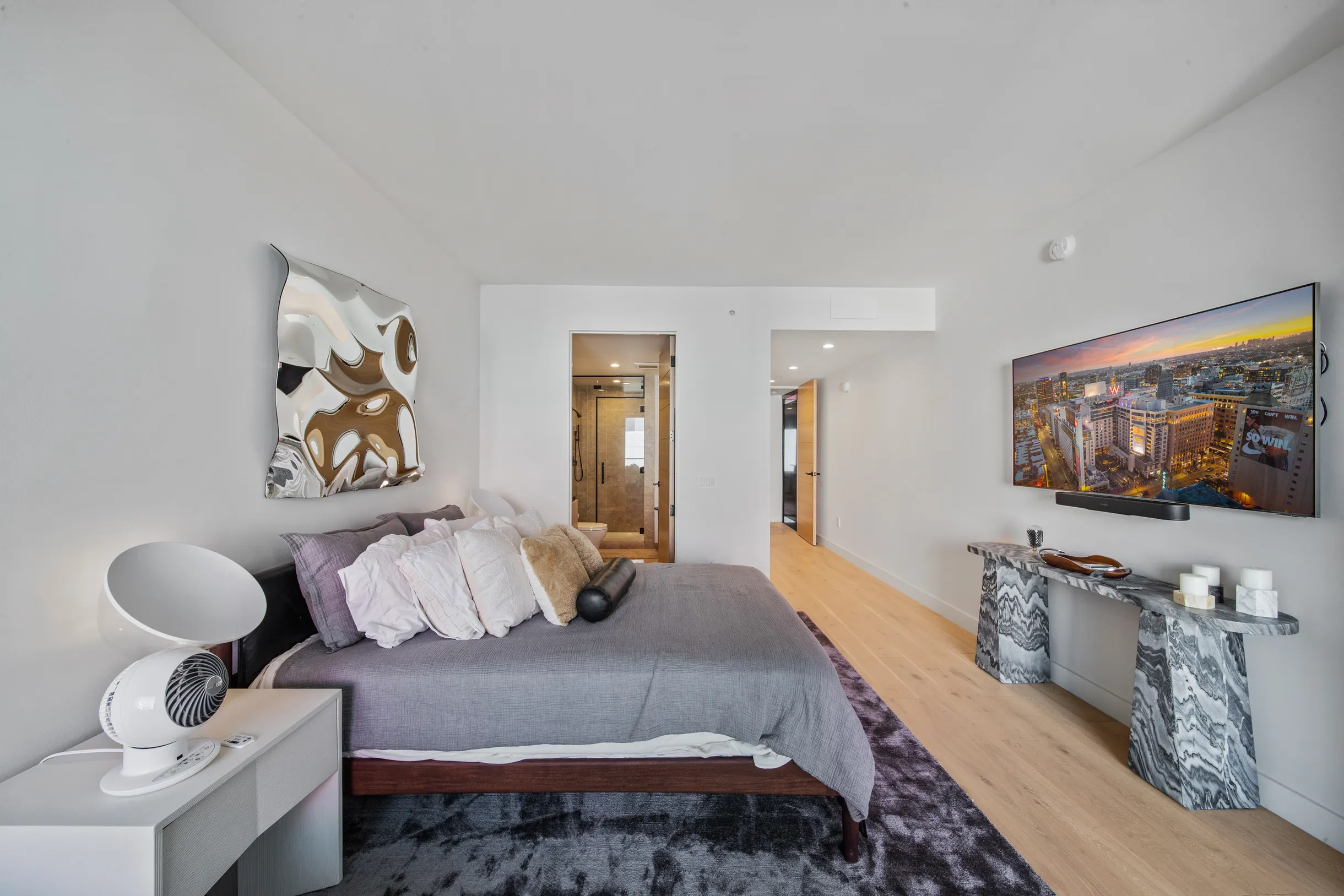 Wander Hollywood Penthouse #46