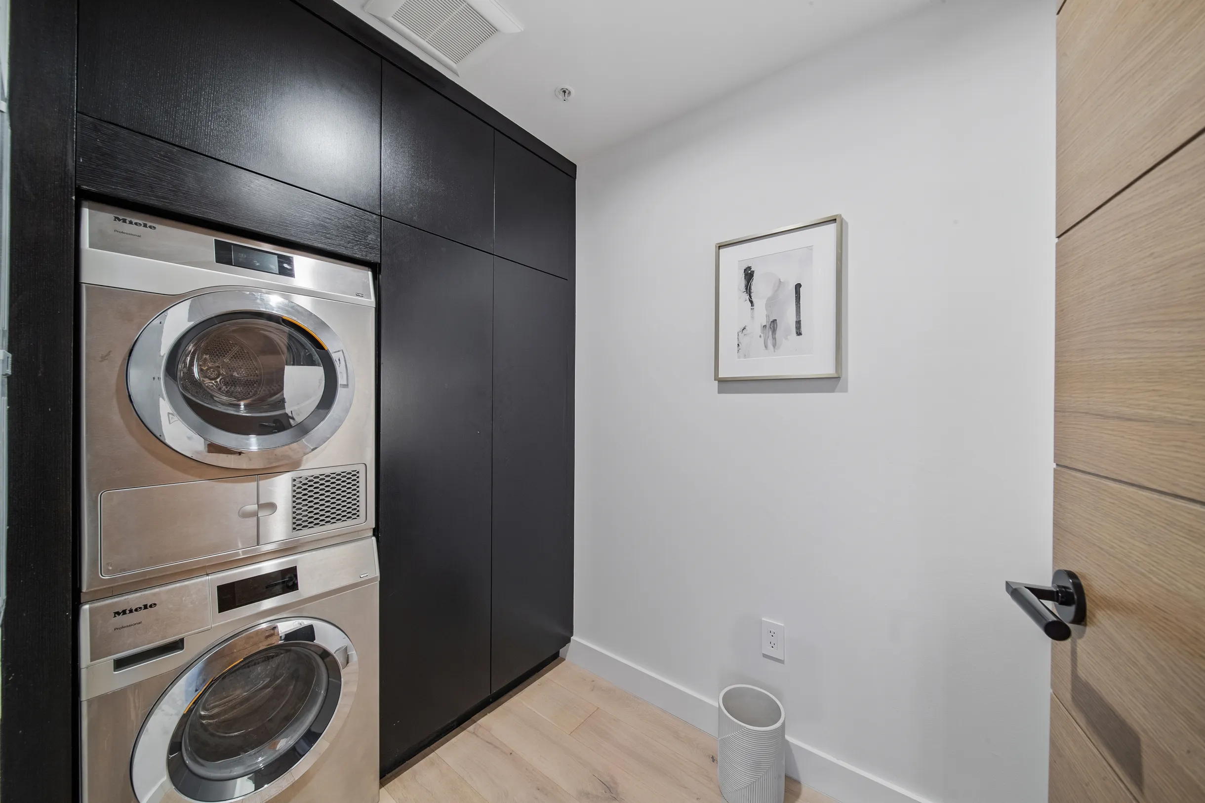 Wander Hollywood Penthouse #19