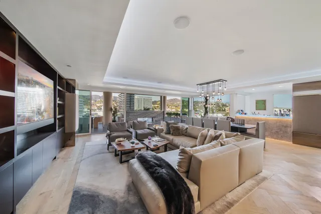 Wander Hollywood Penthouse