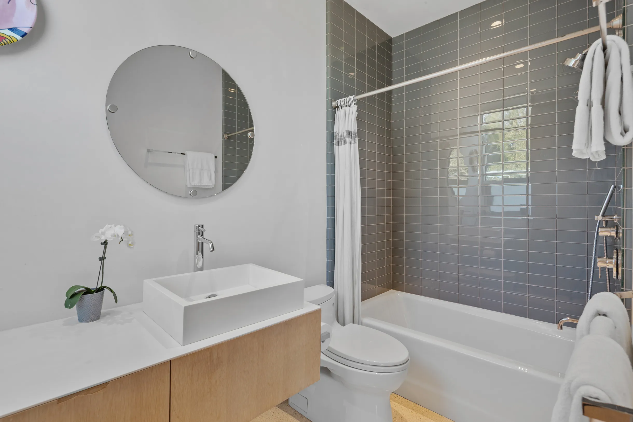 Wander Malibu Art Haven #12