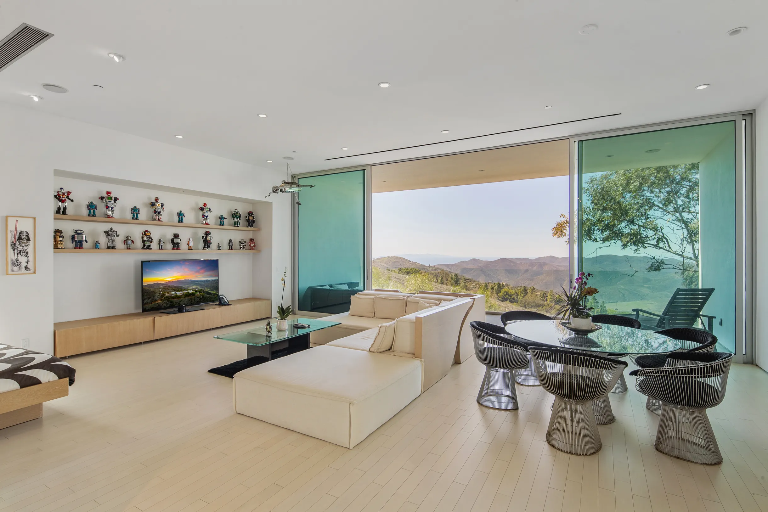 Wander Malibu Art Haven #65