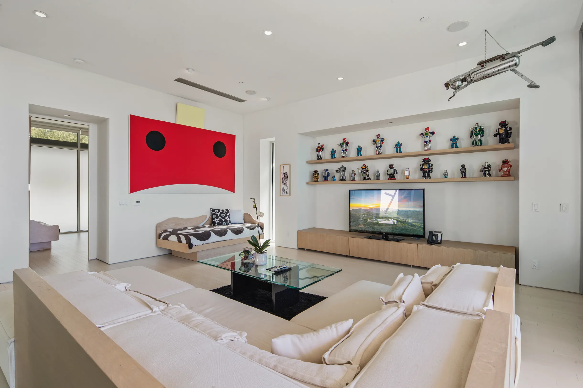 Wander Malibu Art Haven #93