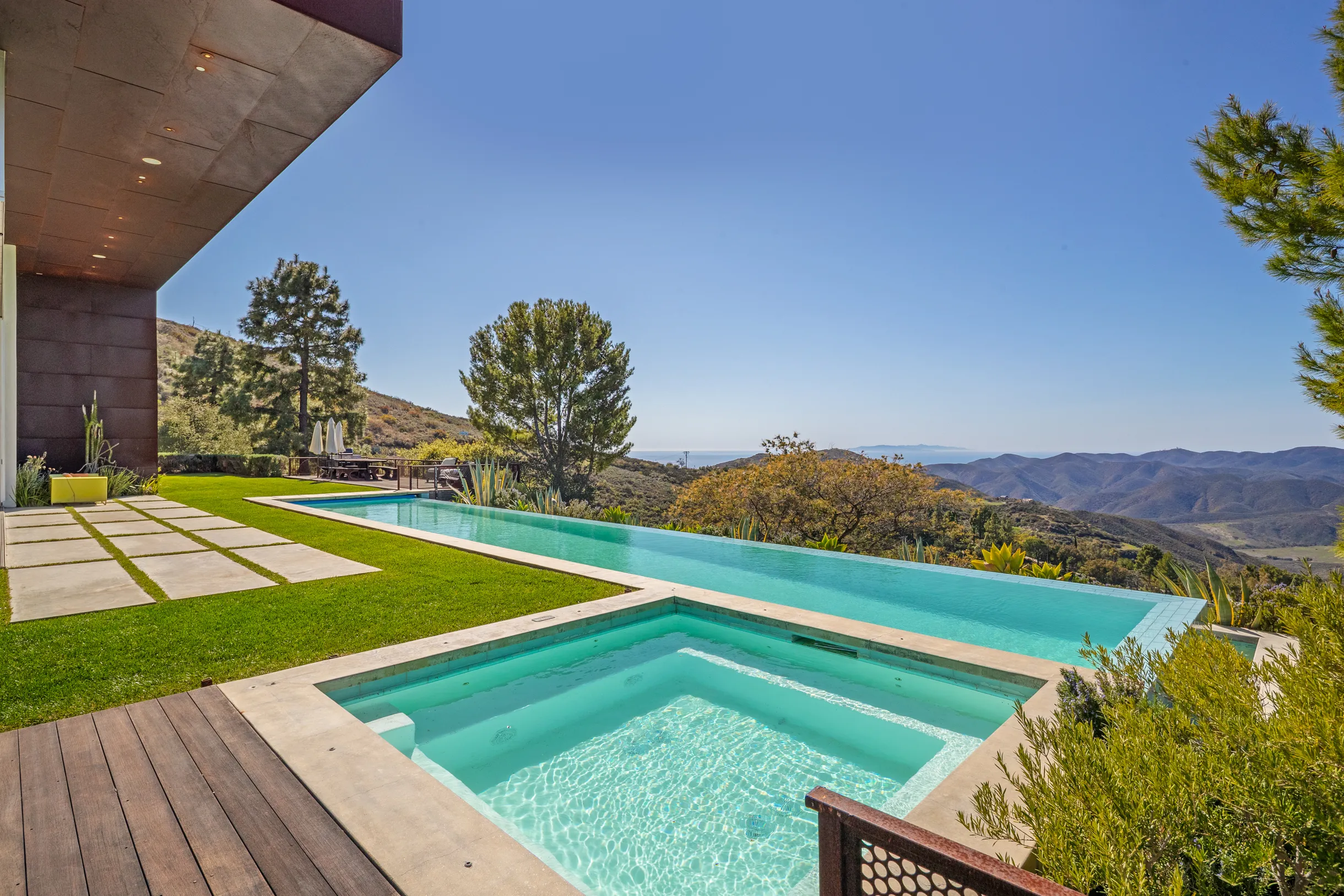 Wander Malibu Art Haven #120