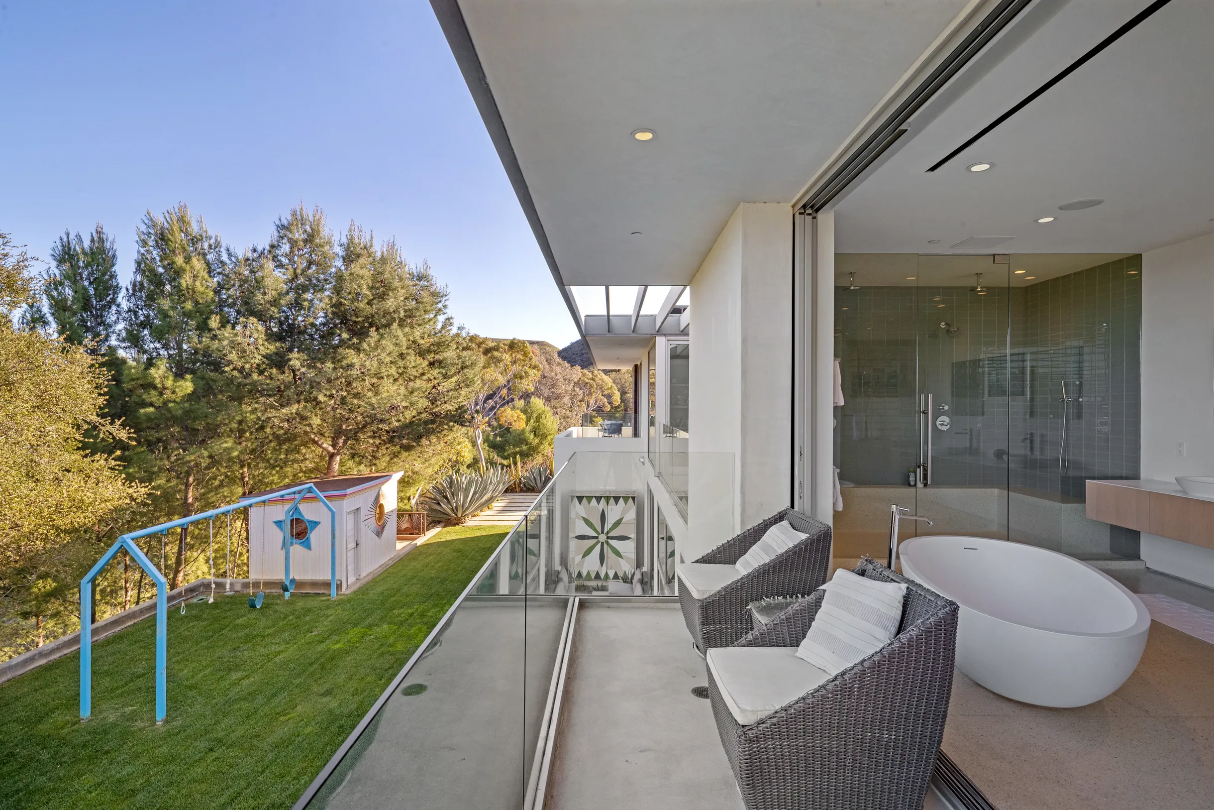 Wander Malibu Art Haven #104