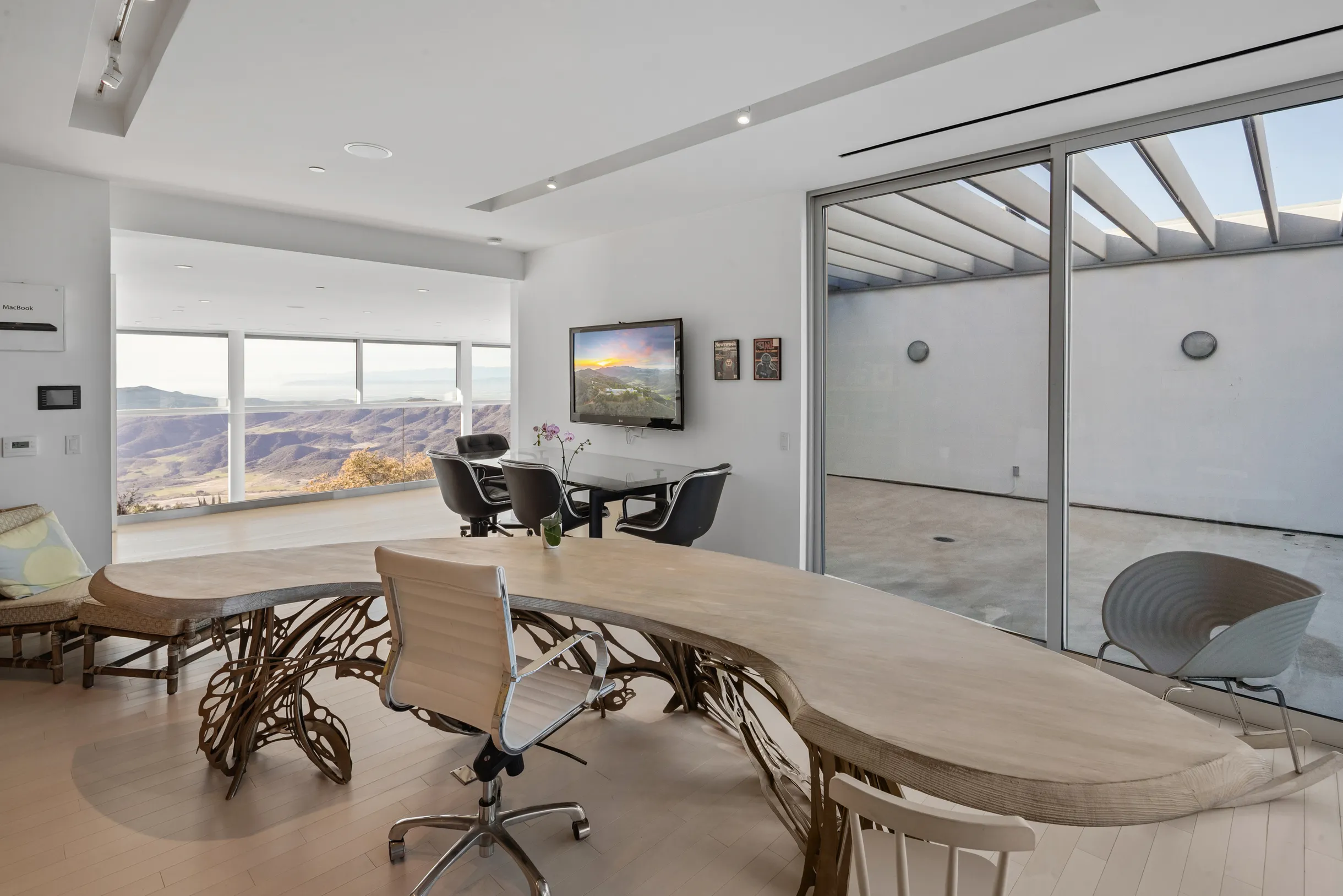 Wander Malibu Art Haven #72