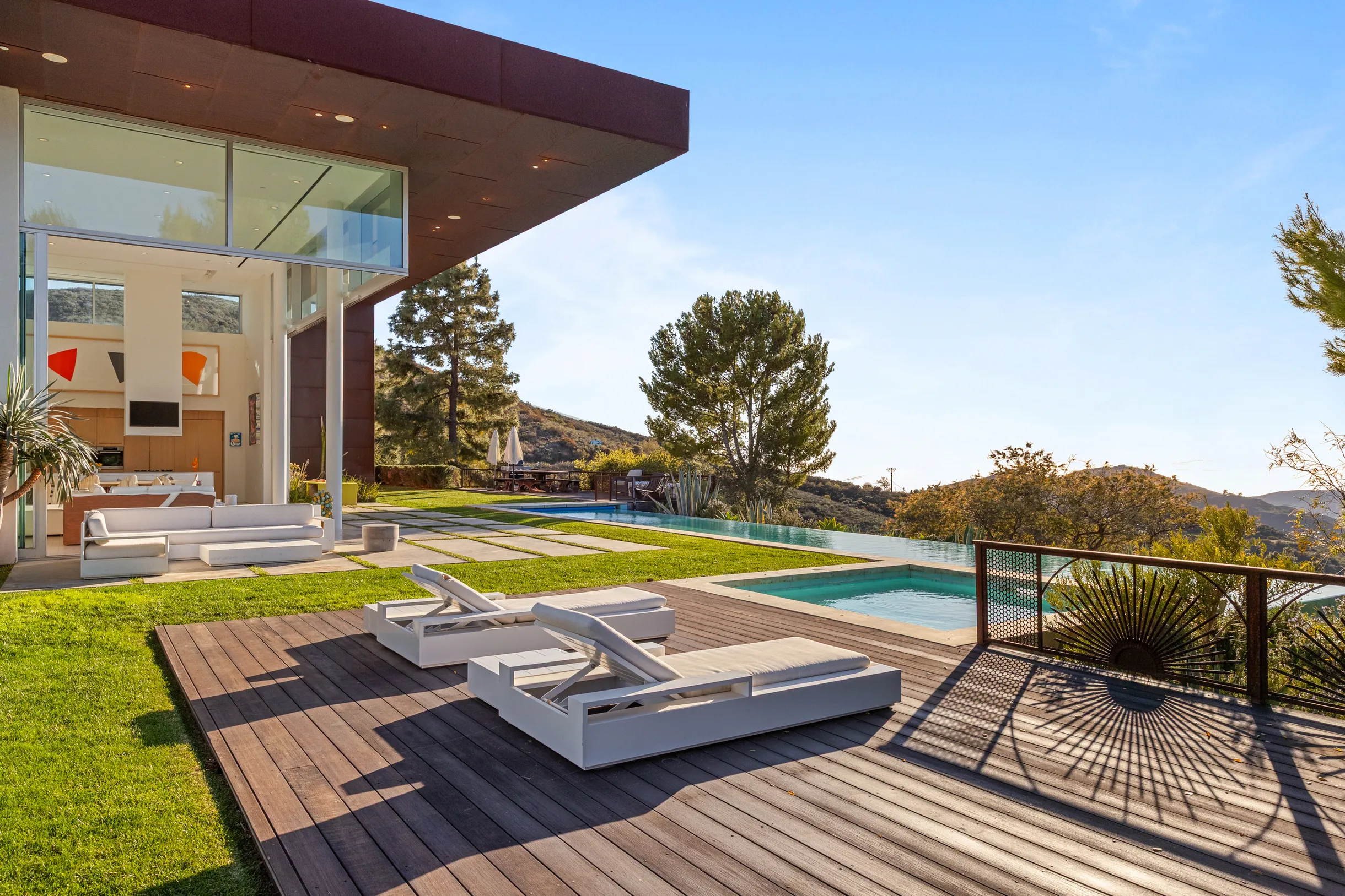 Wander Malibu Art Haven #121