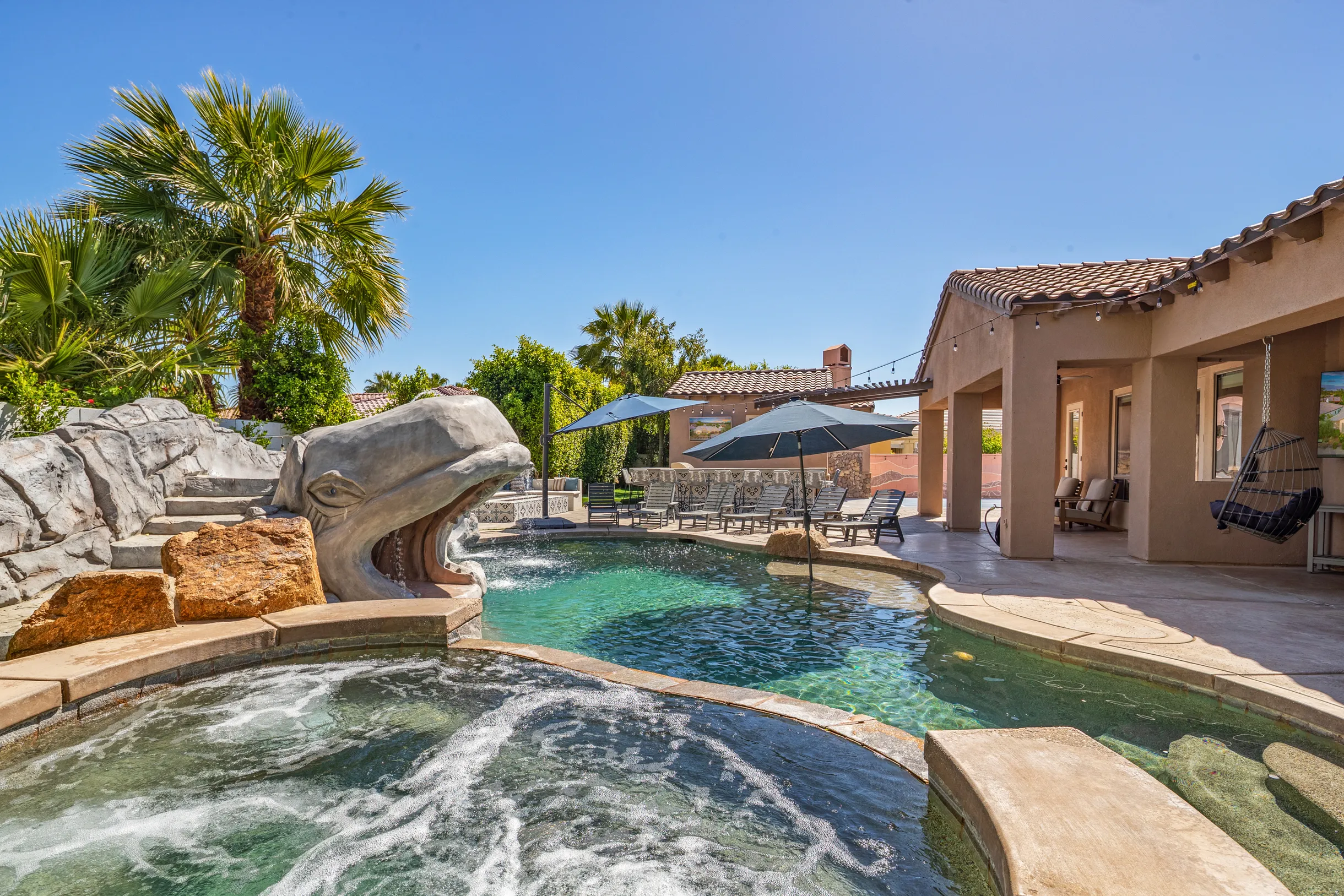 Wander Indio Palms #102