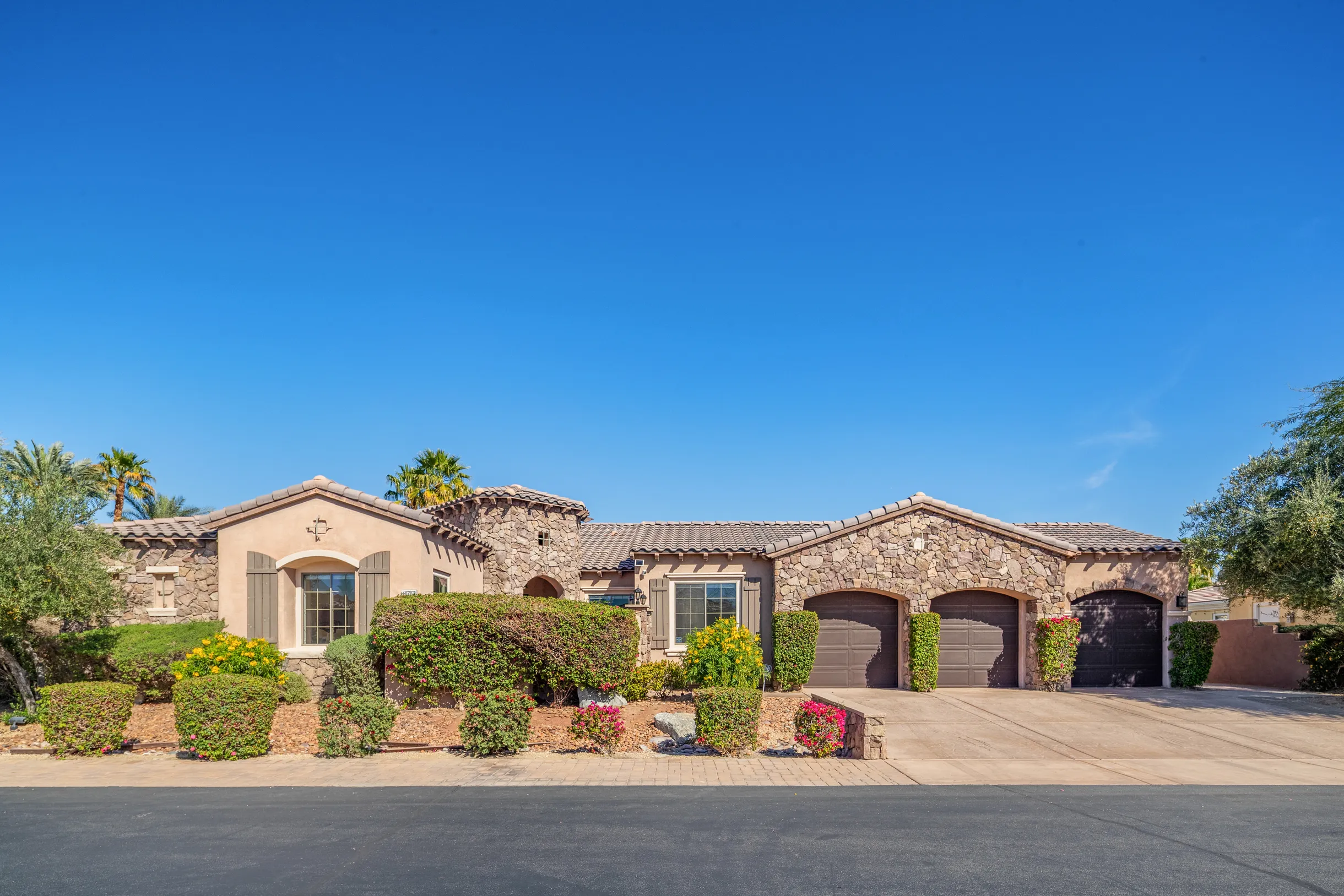 Wander Indio Palms #107