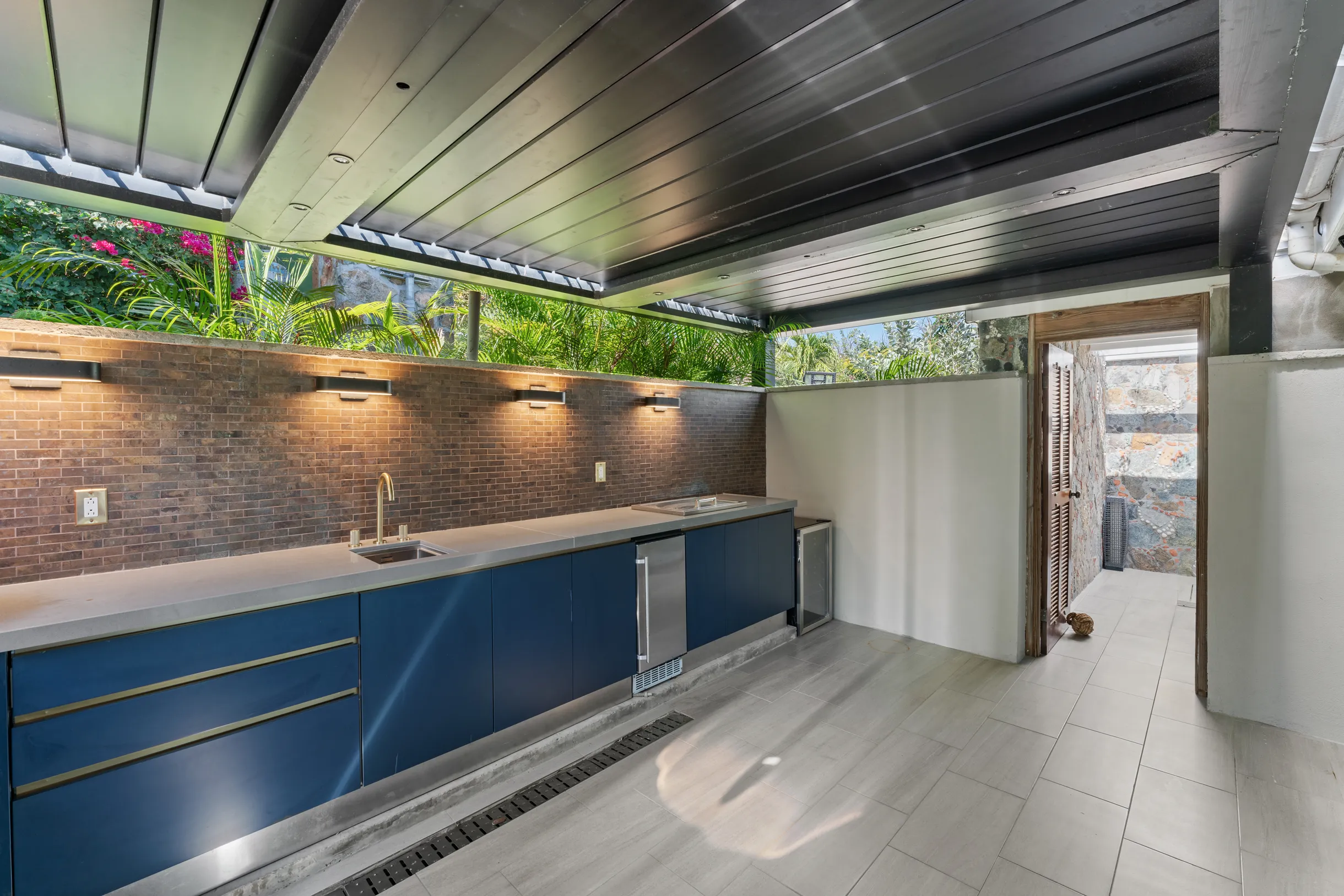 Wander St. John Oasis #25