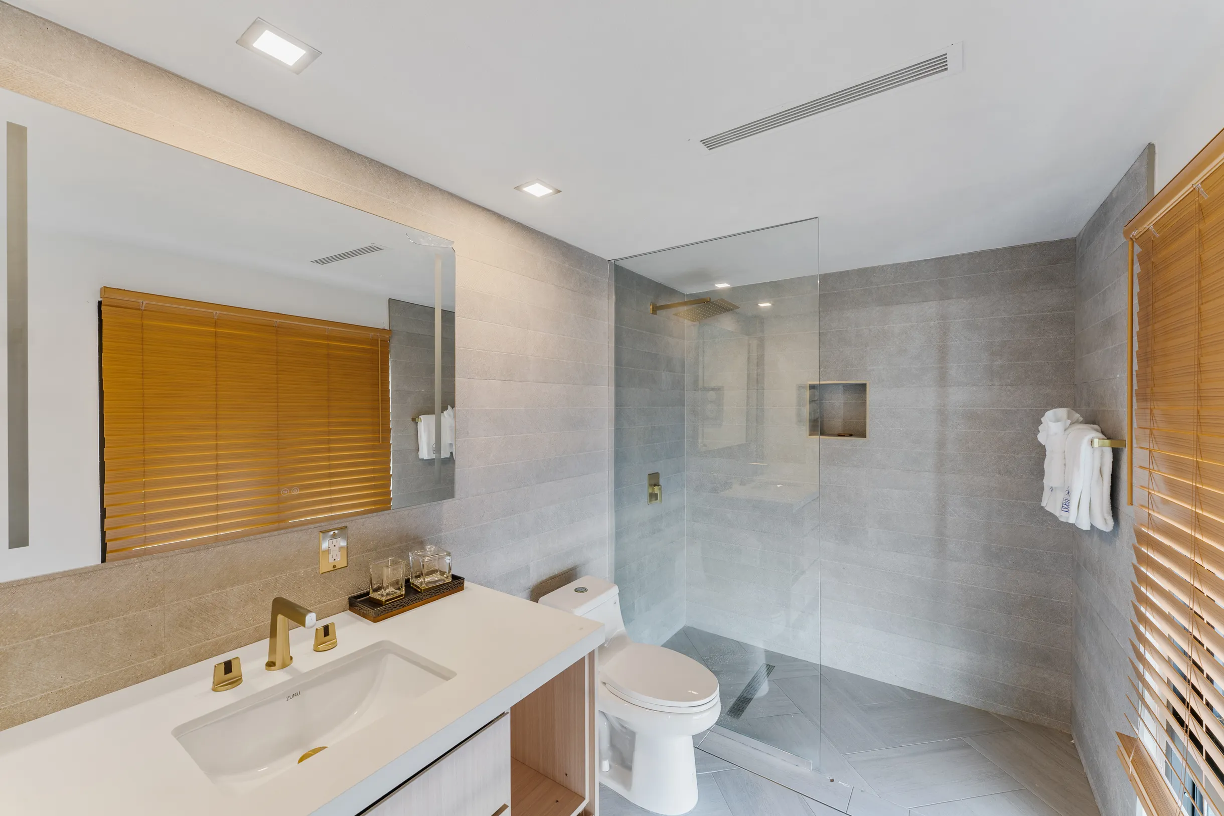 Wander St. John Oasis #15