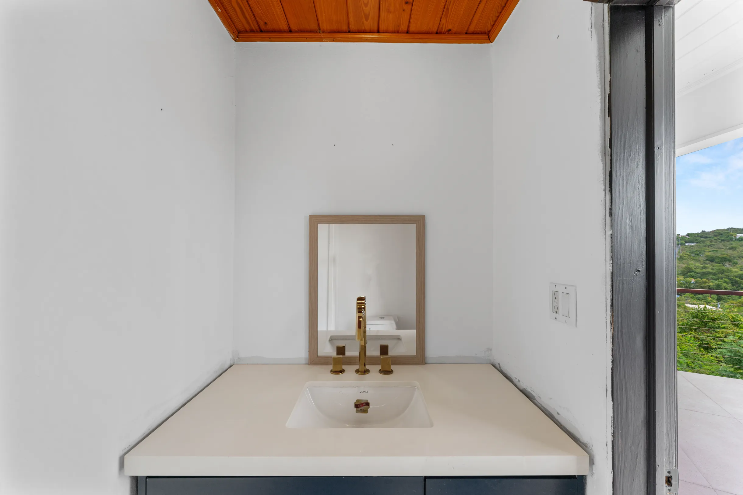 Wander St. John Oasis #17