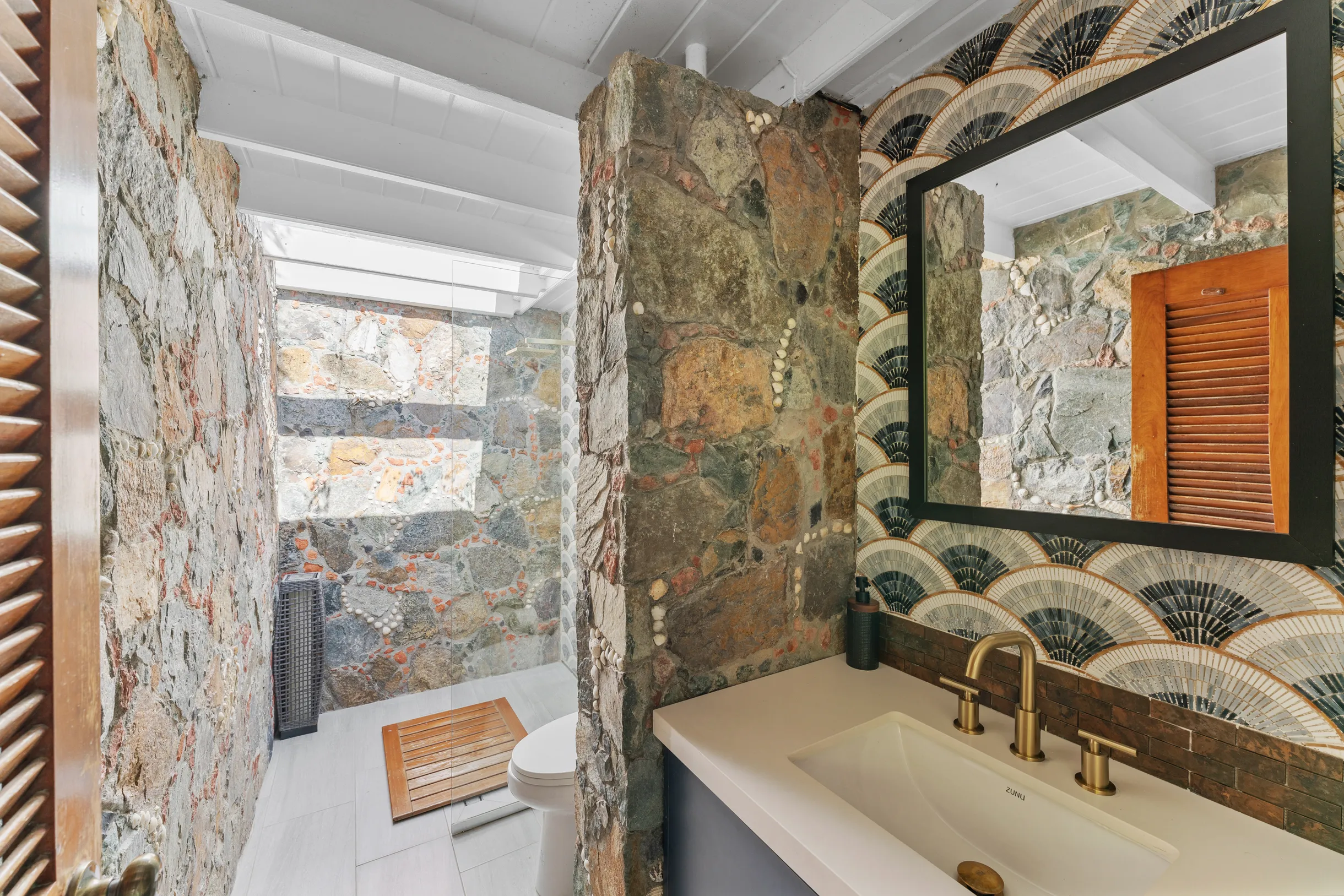 Wander St. John Oasis #19