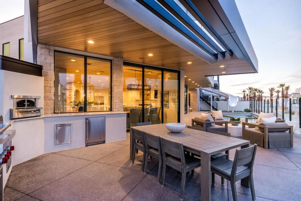 Wander St. George Twilight