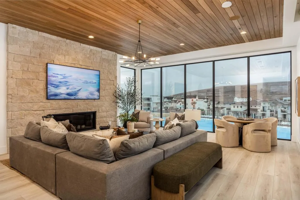 Wander St. George Twilight