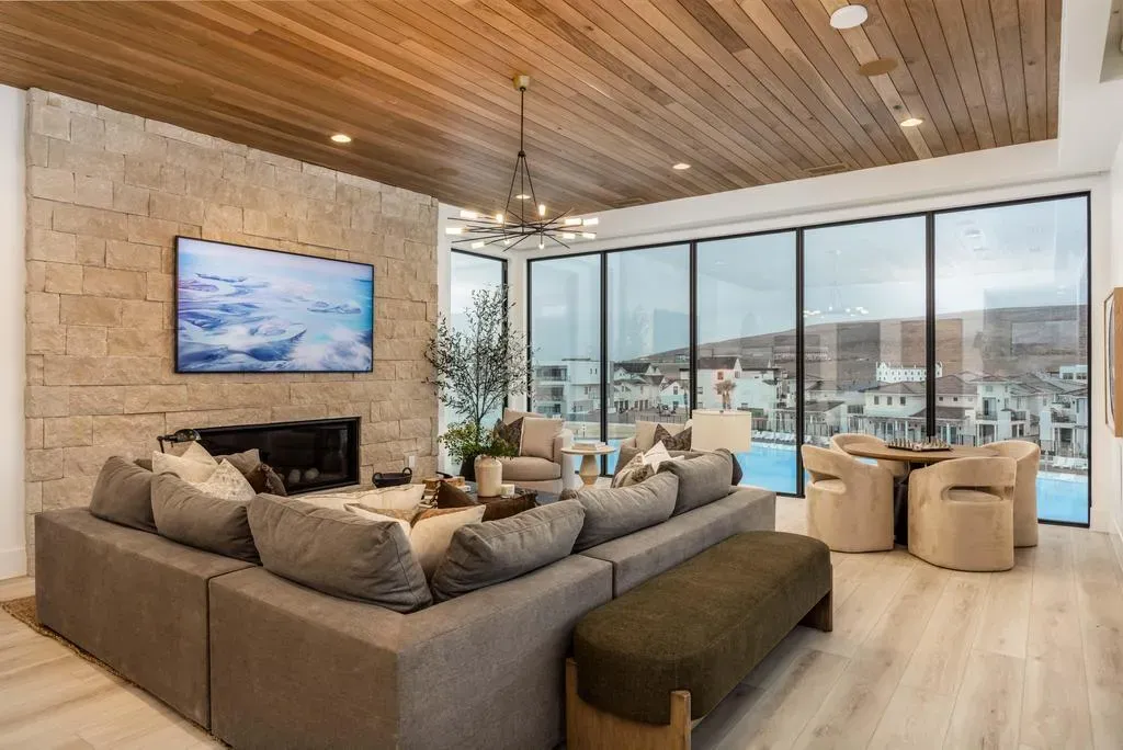 Wander St. George Twilight