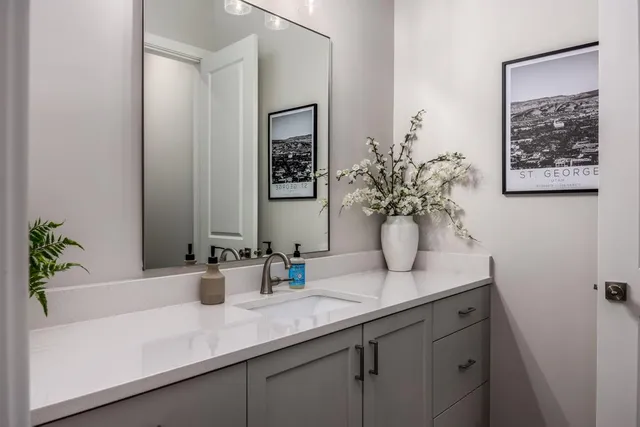 Wander St. George Sandstone #6