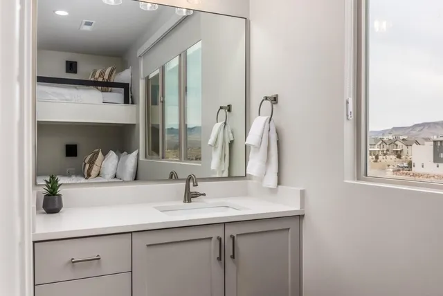 Wander St. George Sandstone #18