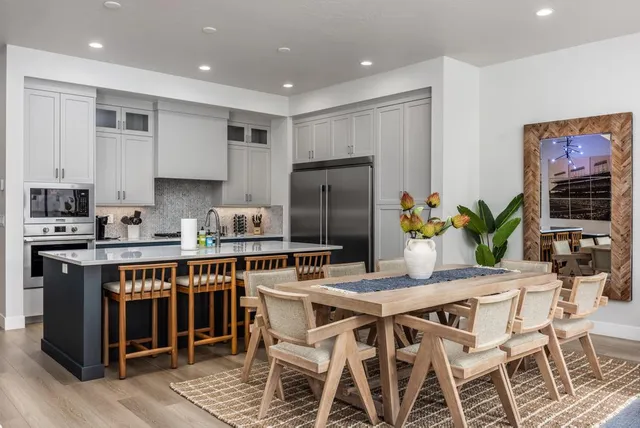 Wander St. George Sandstone #21