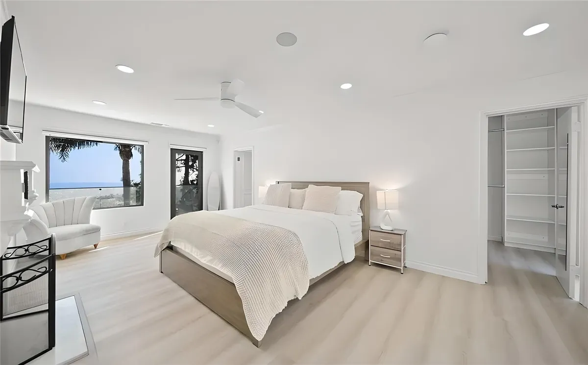 Wander Hollywood Chateau #32