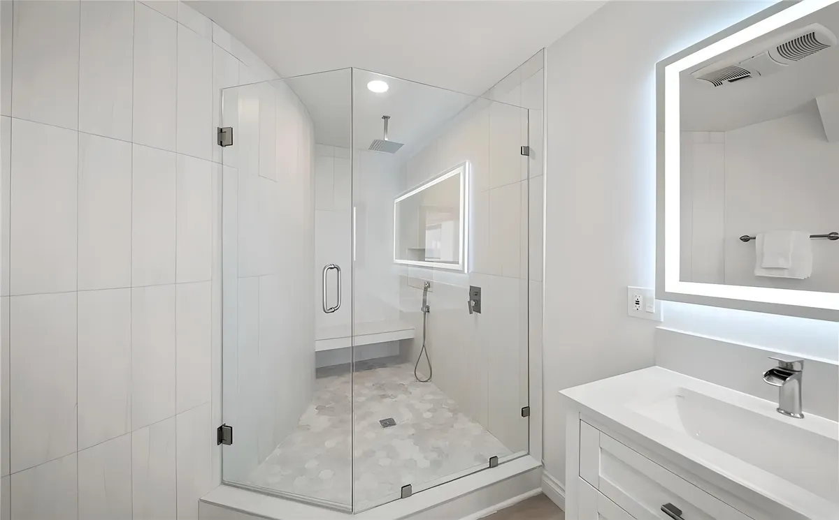 Wander Hollywood Chateau #7