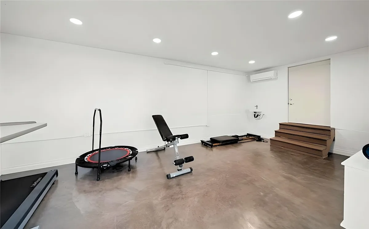 Wander Hollywood Chateau #38