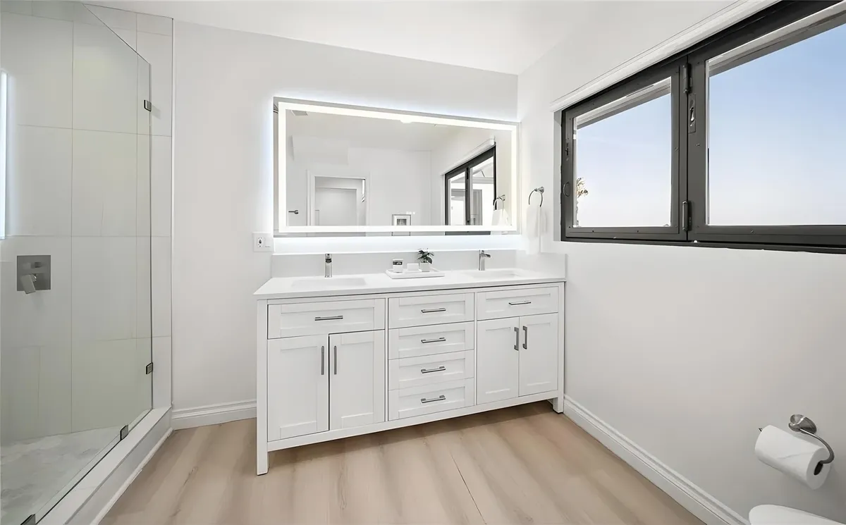 Wander Hollywood Chateau #13