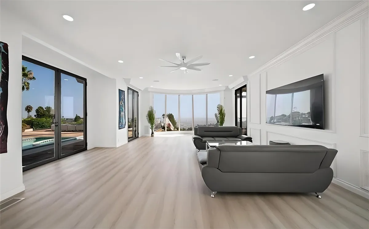 Wander Hollywood Chateau #49