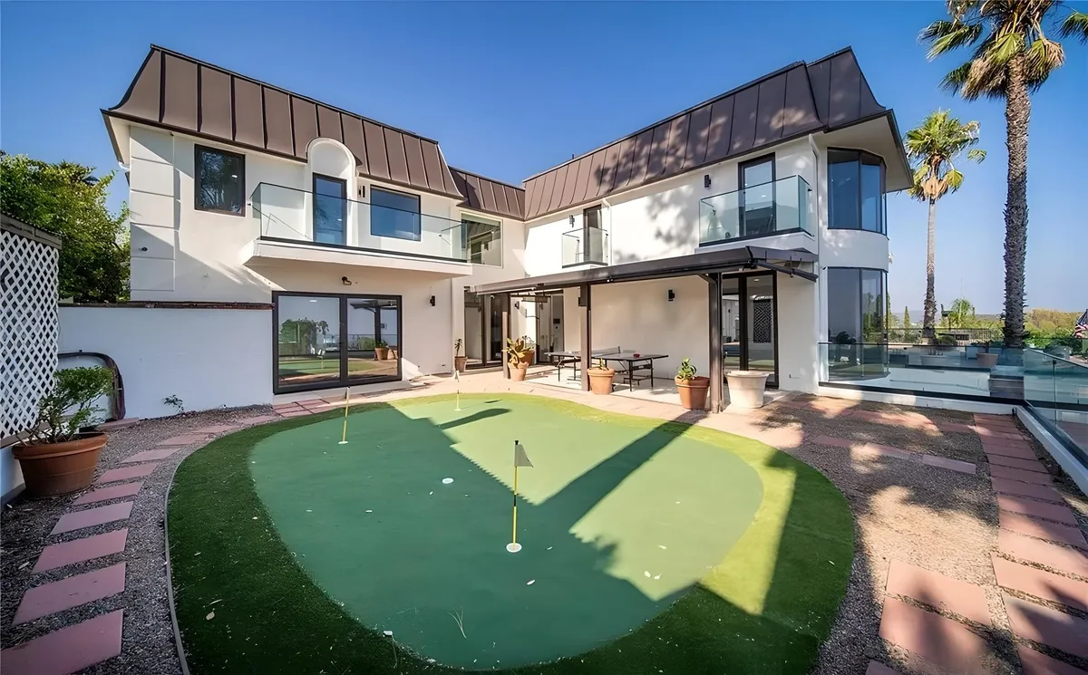 Wander Hollywood Chateau #17