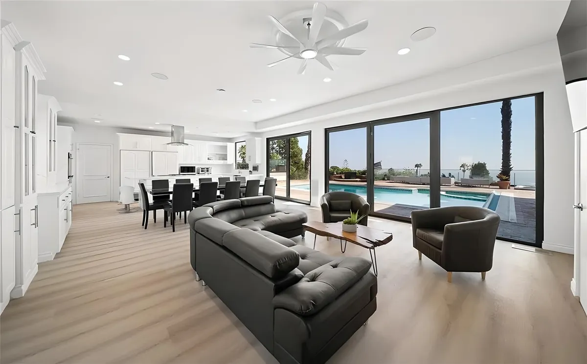 Wander Hollywood Chateau #18