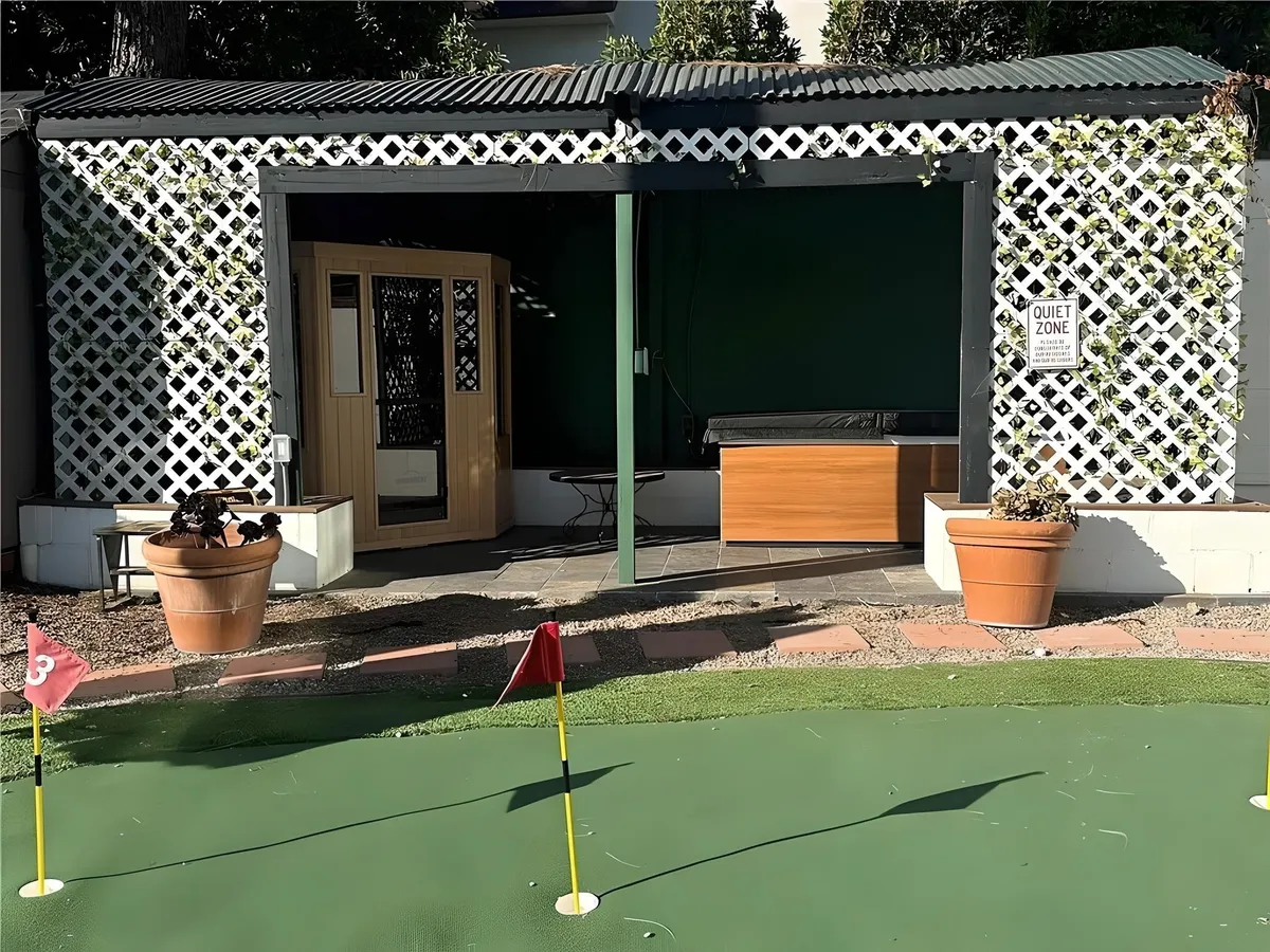 Wander Hollywood Chateau #42