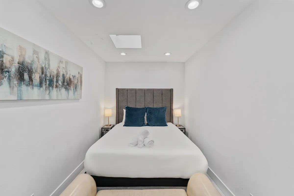 Bedroom 5 image