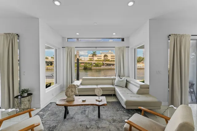 Hollywood Beach property photo 3