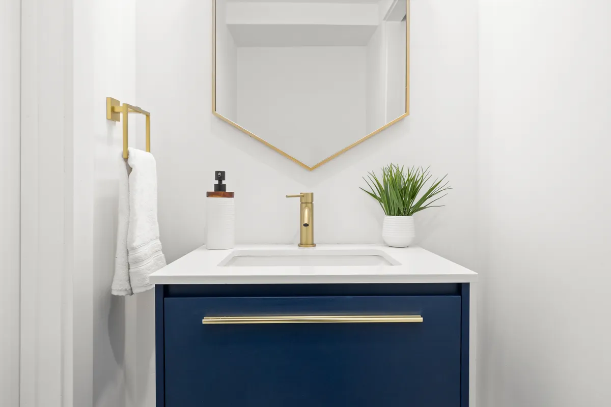 Wander Hillsdale Valley