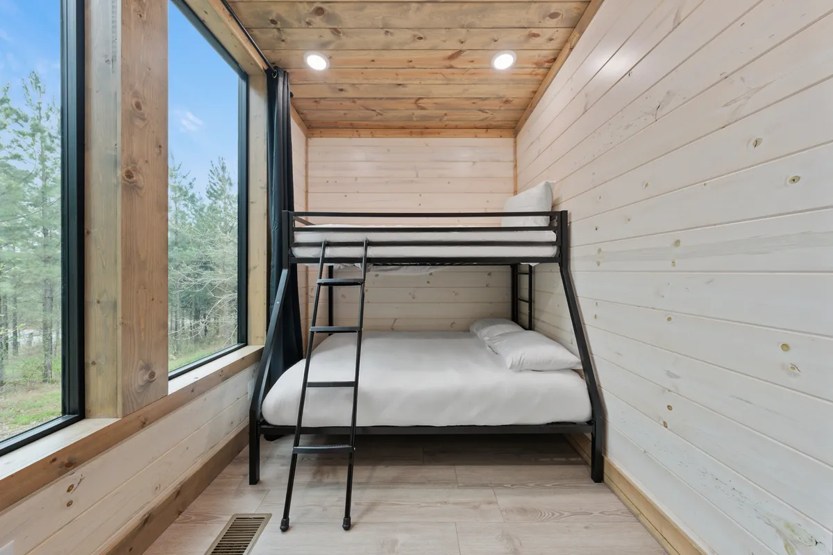 Bunk Bedroom image