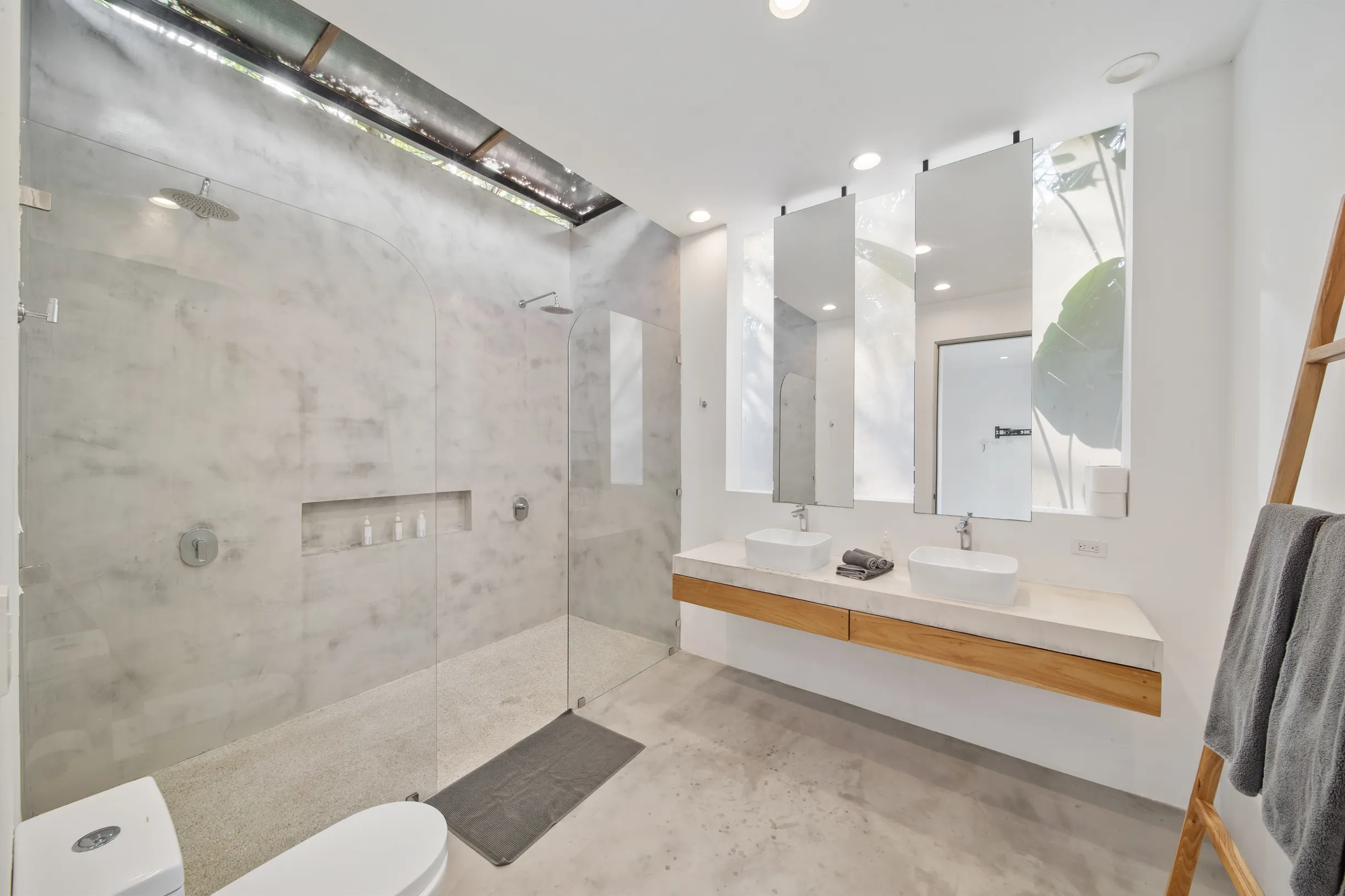 Wander Santa Teresa #100