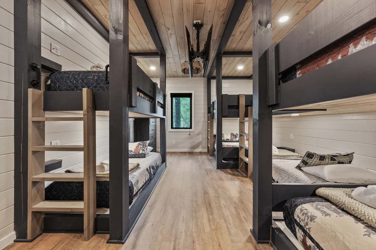 Bunk Bedroom image