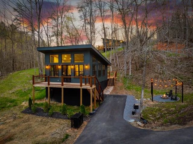 Wander Sevierville Hollow #5