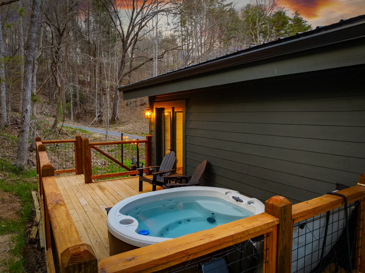 Wander Sevierville Hollow