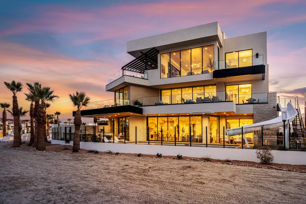 Wander St. George Twilight